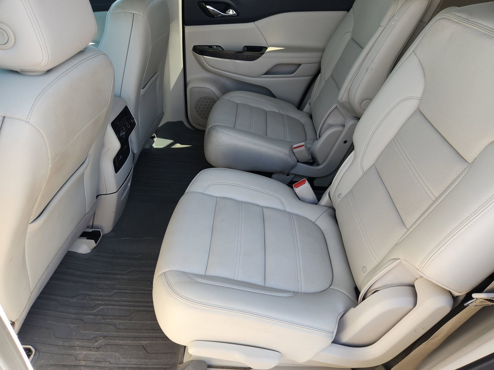 Used 2022 GMC Acadia Denali w/ Denali Technology Package image 34