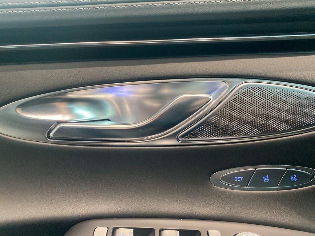 Certified 2025 Genesis GV70 3.5T Sport w/ Sport Advanced Package image 32