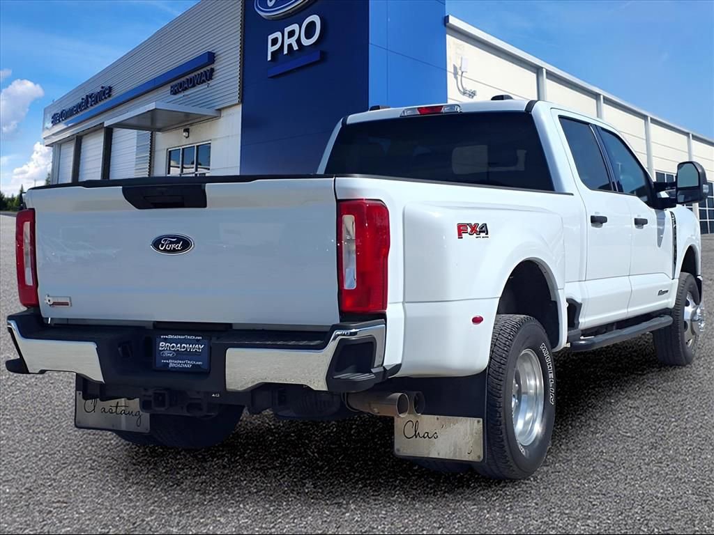 Used 2023 Ford F350 XLT w/ FX4 Off-Road Package image 2