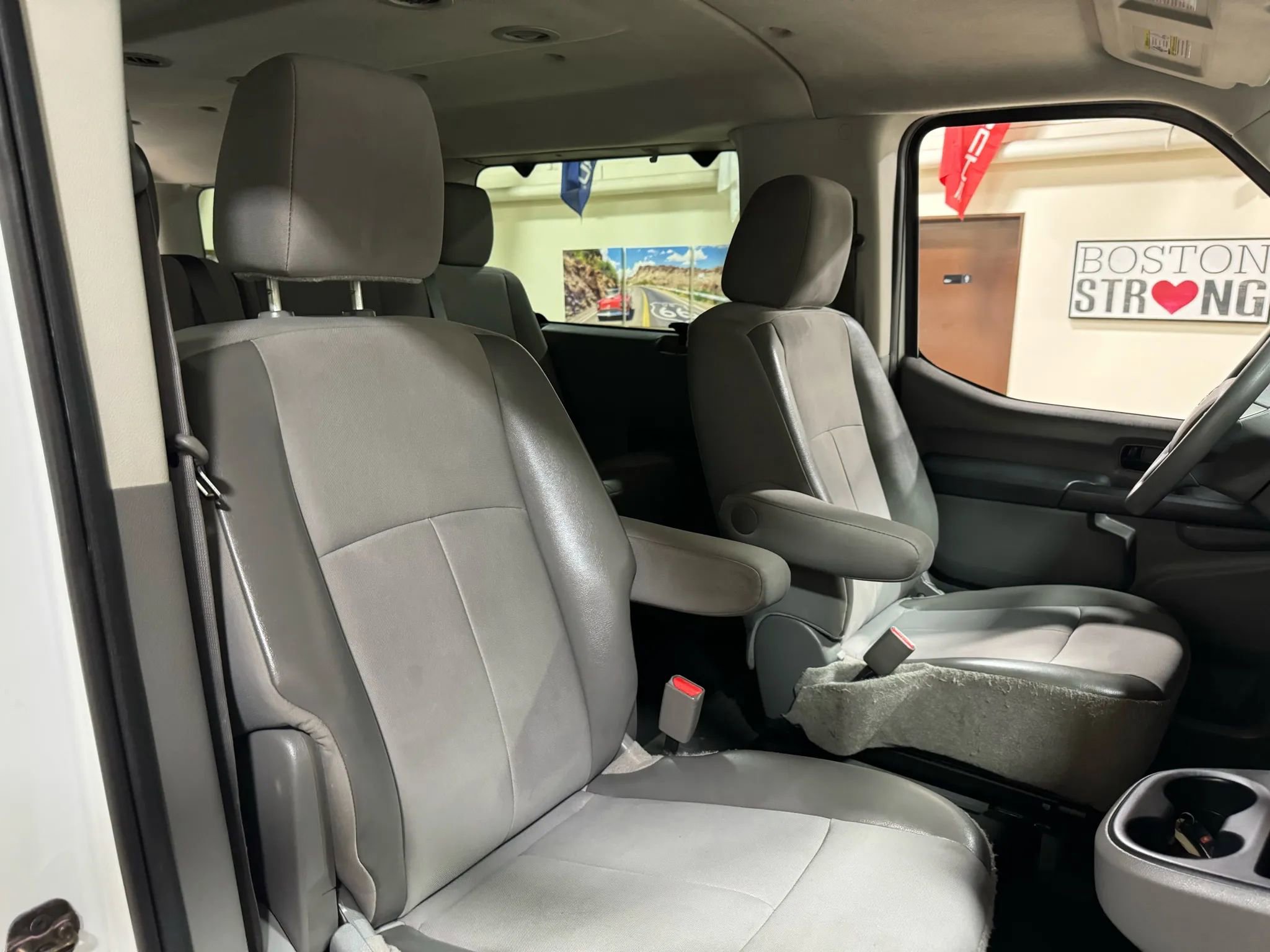 Used 2018 Nissan NV 3500 S image 26