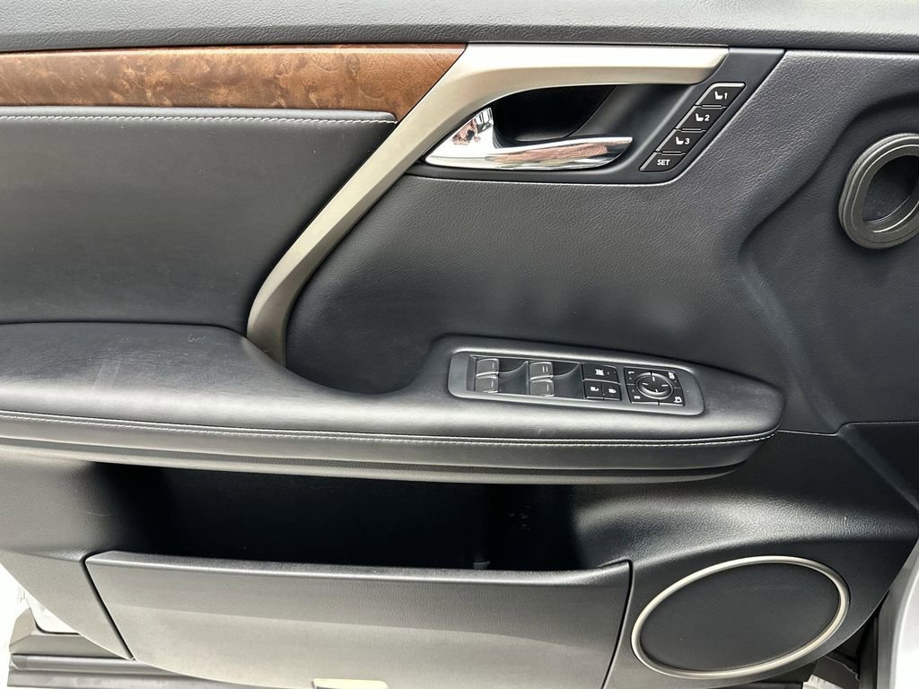 Used 2022 Lexus RX 350L Premium w/ Premium Package image 13