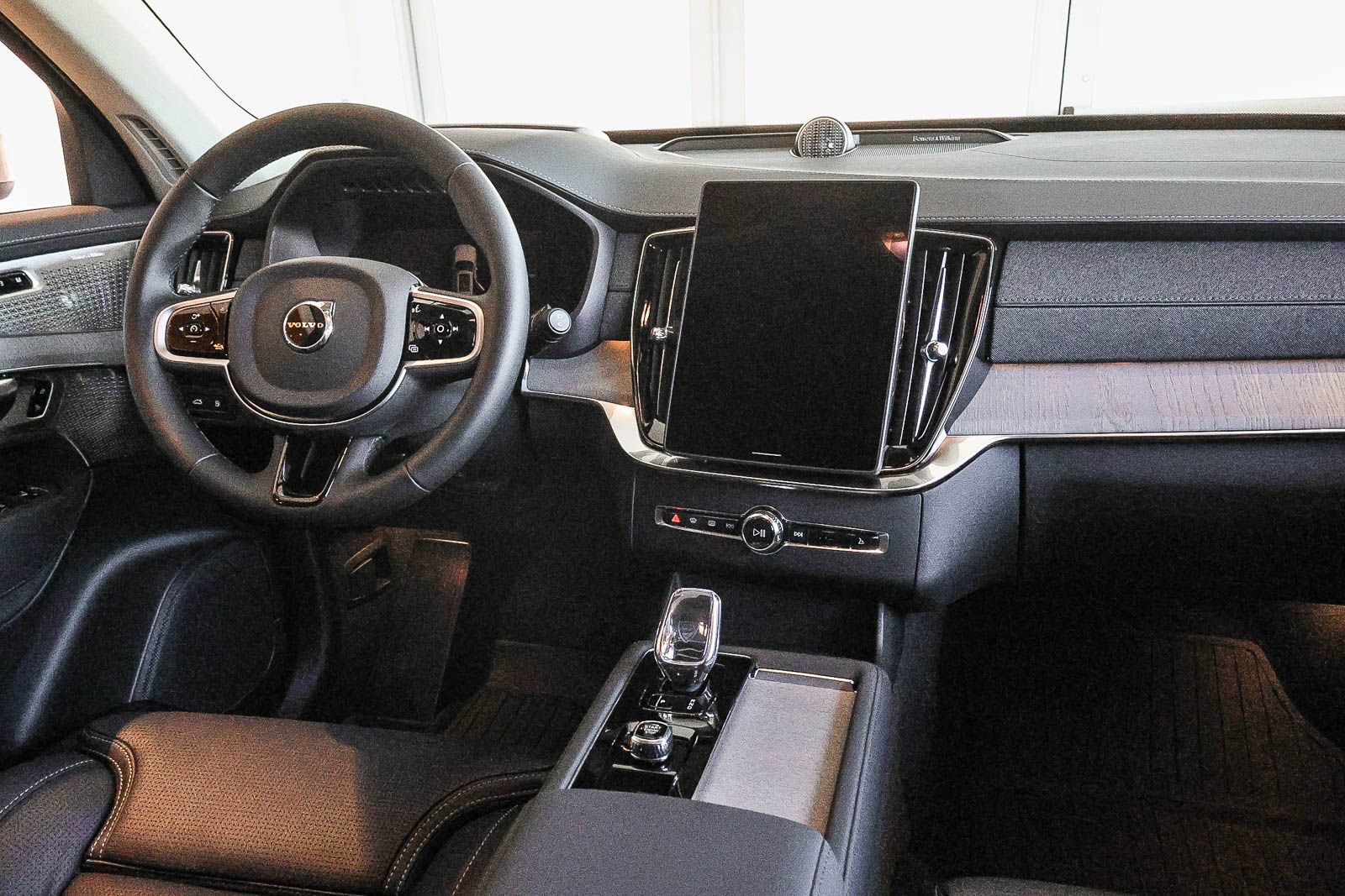 New 2026 Volvo XC90 T8 Ultra w/ Lounge Package AWD/4WD image 16