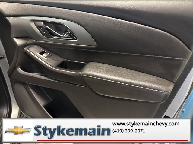 Used 2023 Chevrolet Traverse LT image 28