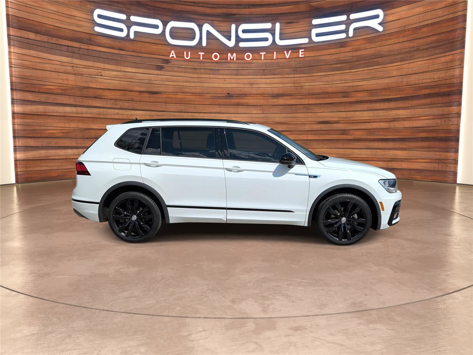 Used 2021 Volkswagen Tiguan SE R-Line image 7