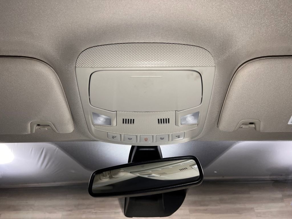 Used 2020 Ford Fusion SE image 16