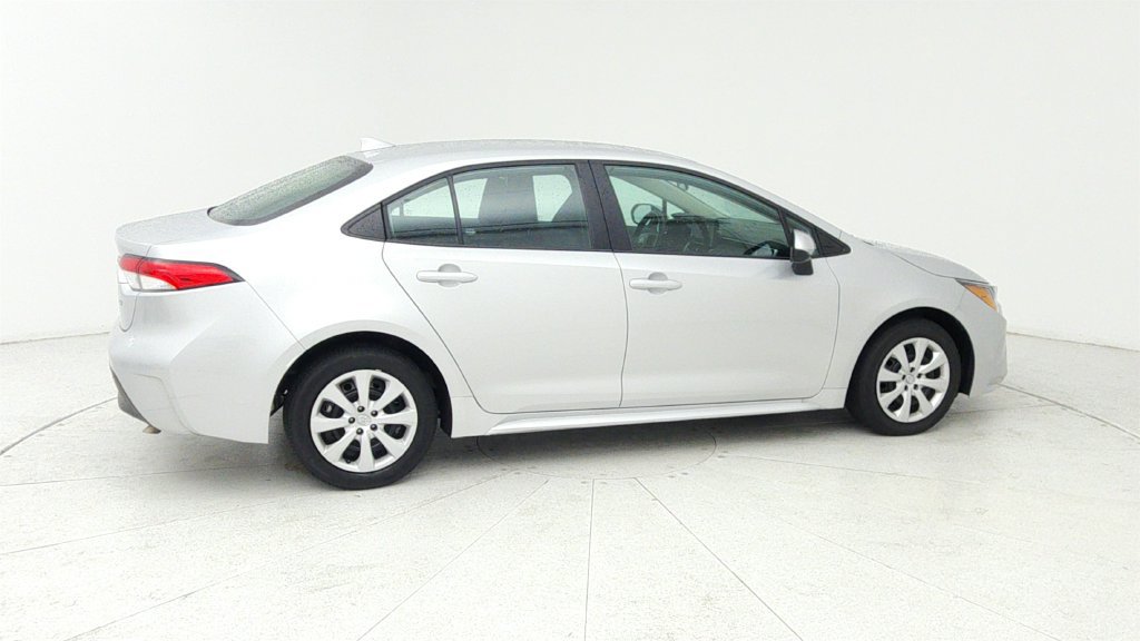 Used 2025 Toyota Corolla LE FWD image 8