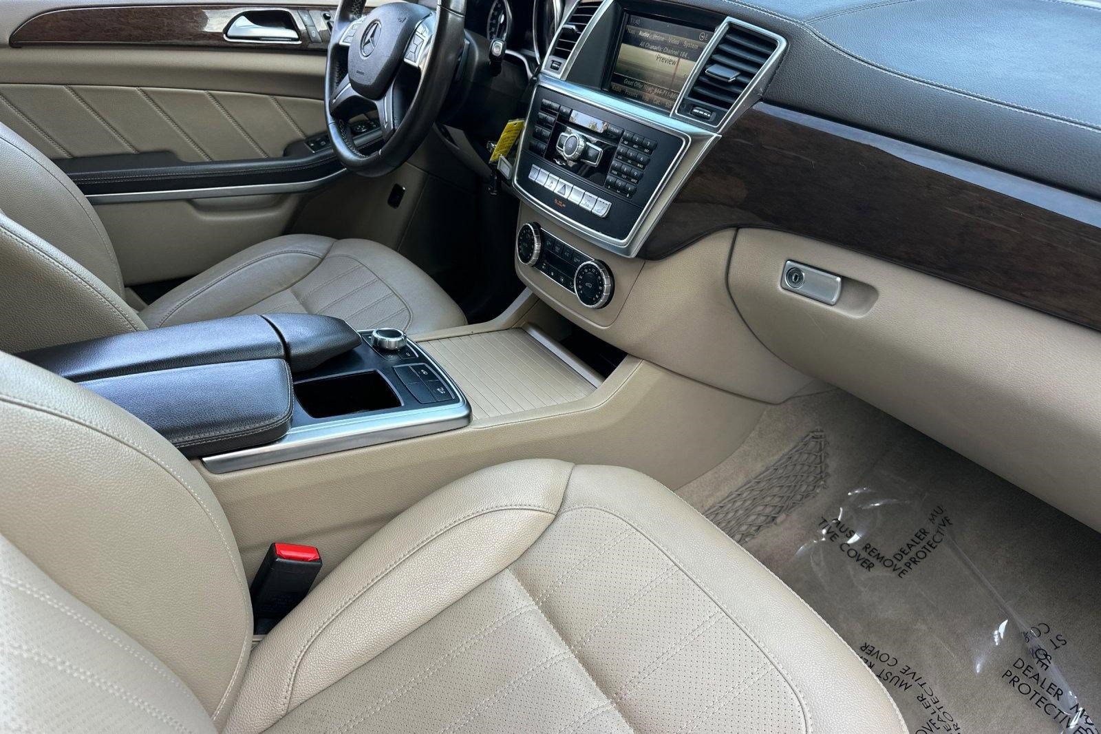 Used 2014 Mercedes-Benz GL 450 4MATIC image 34
