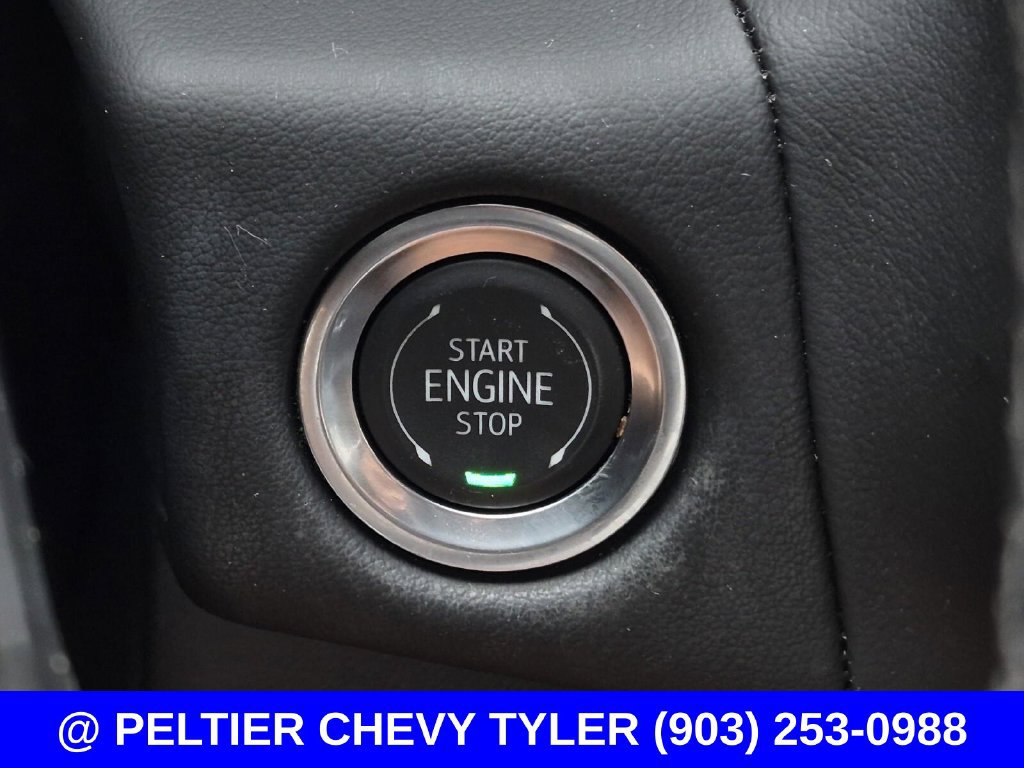 Used 2024 Chevrolet Suburban LT w/ Luxury Package RWD image 30