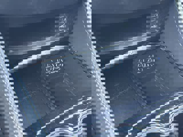 Used 2022 Chrysler Pacifica Limited w/ Uconnect Theater Family Group image 25