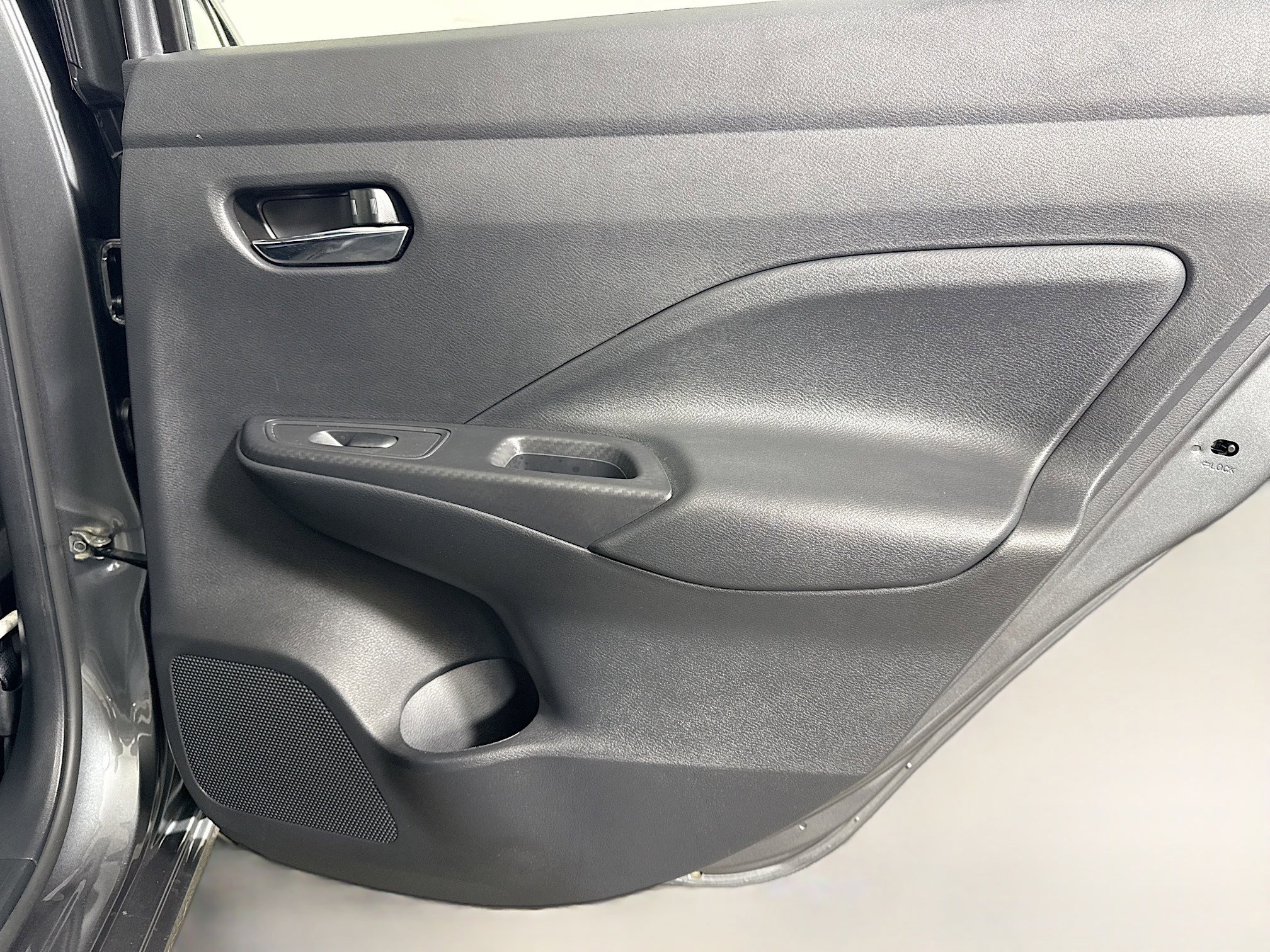 Used 2025 Nissan Versa SV w/ Trunk Package image 28