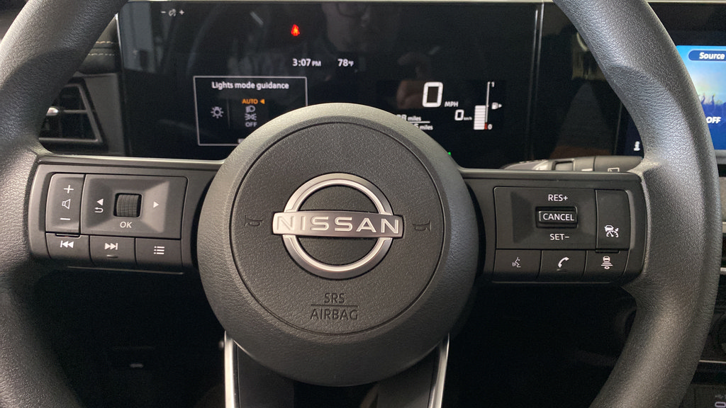 Used 2025 Nissan Kicks SV FWD image 15