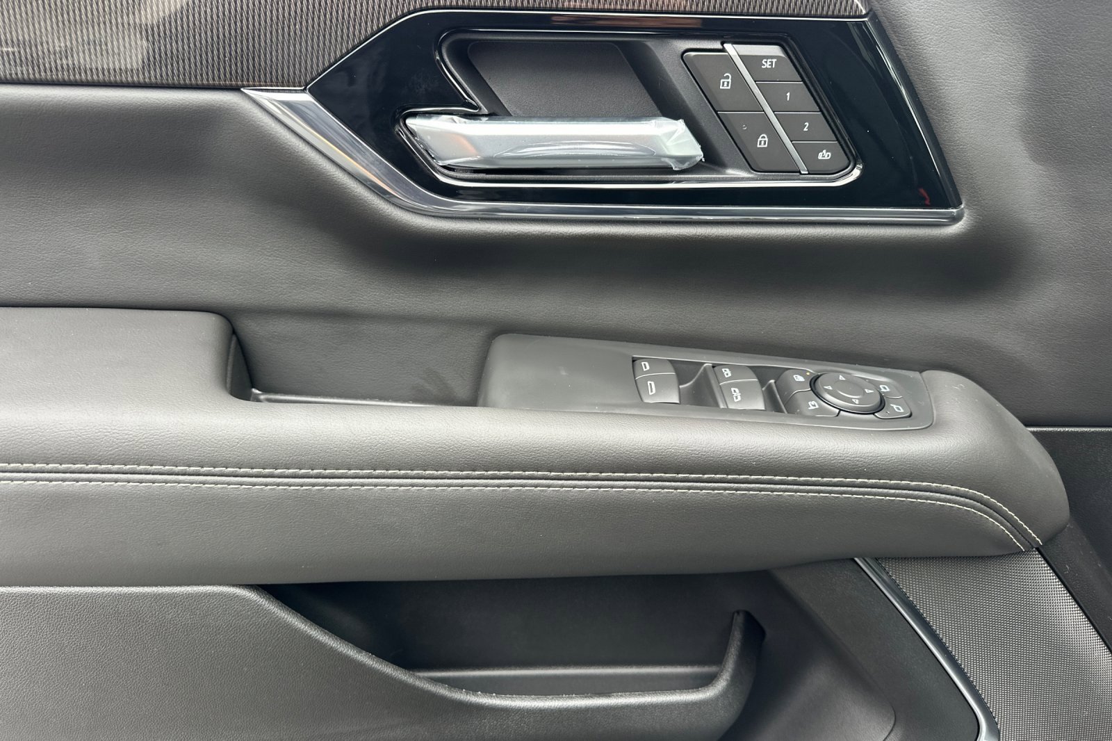 New 2026 GMC Yukon Elevation image 9