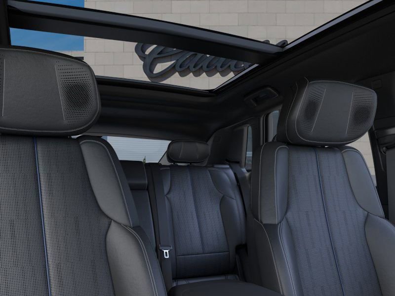 New 2025 Cadillac Lyriq Luxury image 24