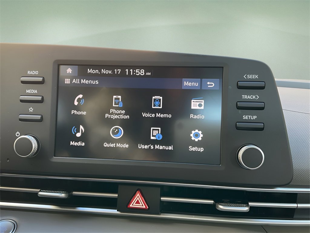 Certified 2025 Hyundai Elantra Sport image 21