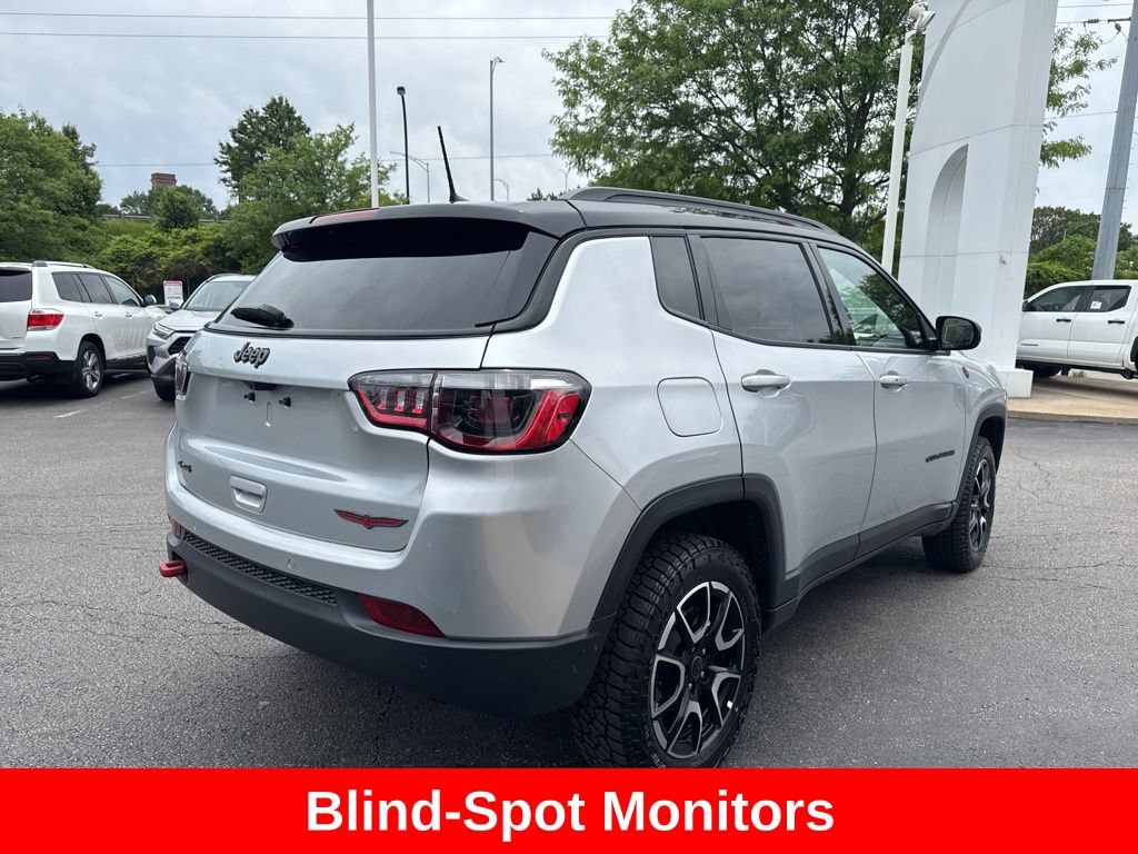 Used 2025 Jeep Compass Trailhawk AWD/4WD image 7