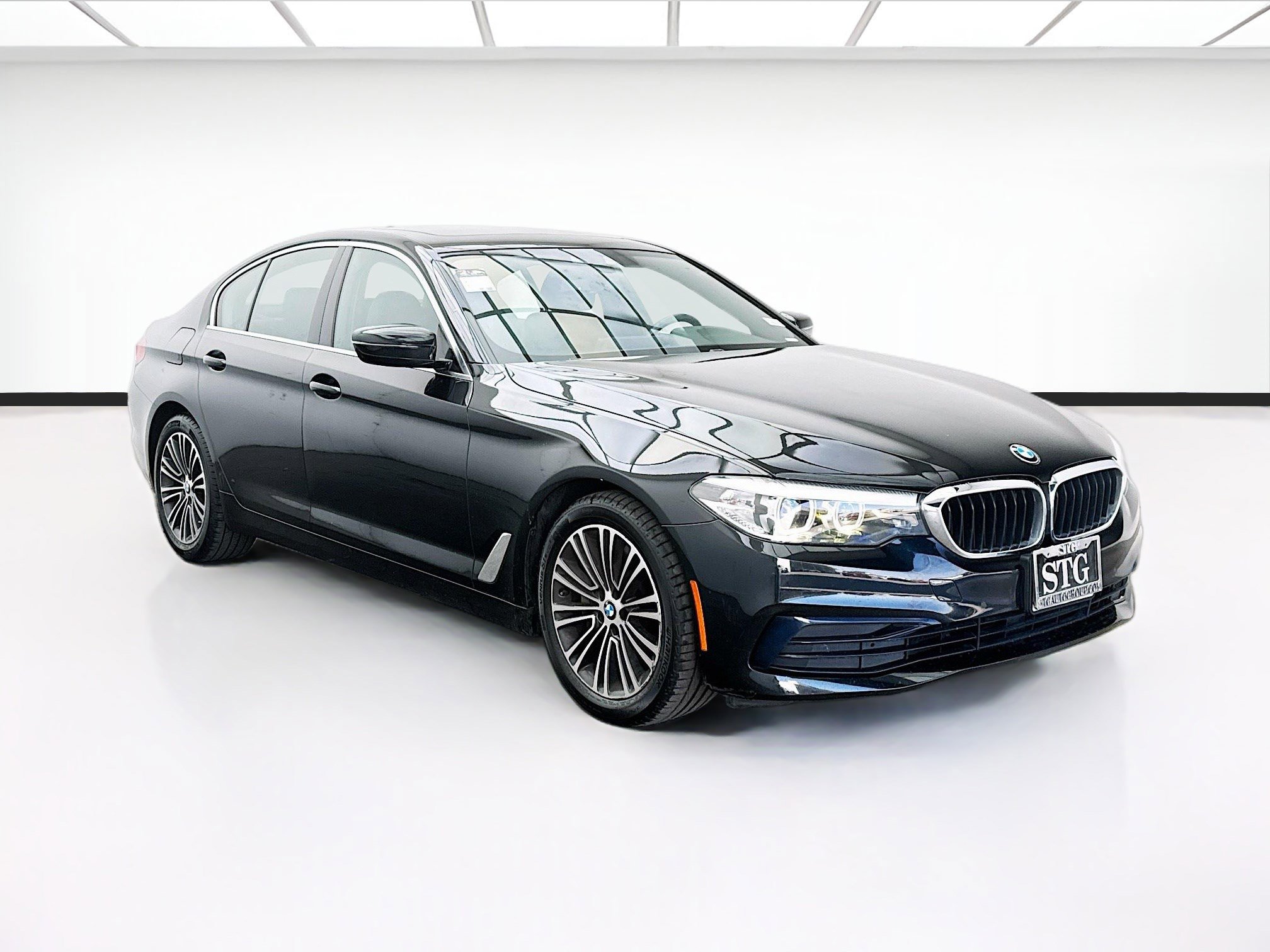 Used 2019 BMW 530i w/ Convenience Package RWD image 3