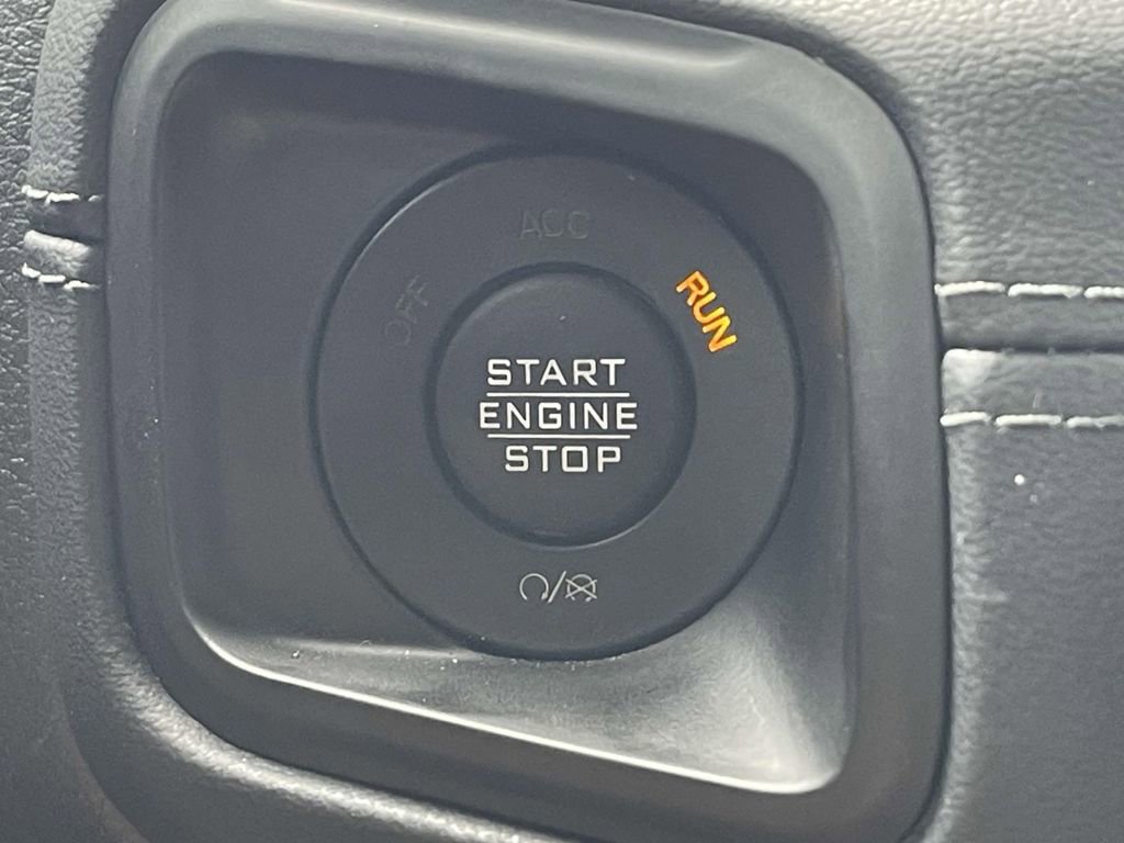 Used 2024 Jeep Wrangler Sahara image 29