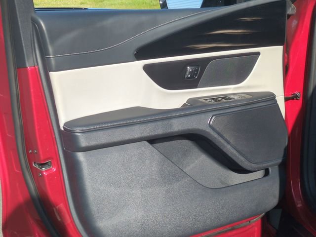 Used 2024 Lincoln Nautilus Reserve AWD/4WD image 19