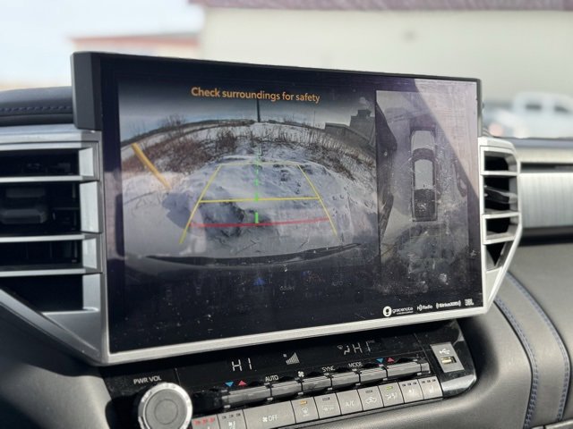 Used 2023 Toyota Tundra Platinum image 4