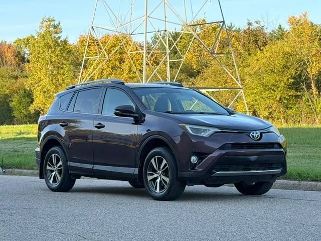 Used 2016 Toyota RAV4 XLE AWD/4WD image 1