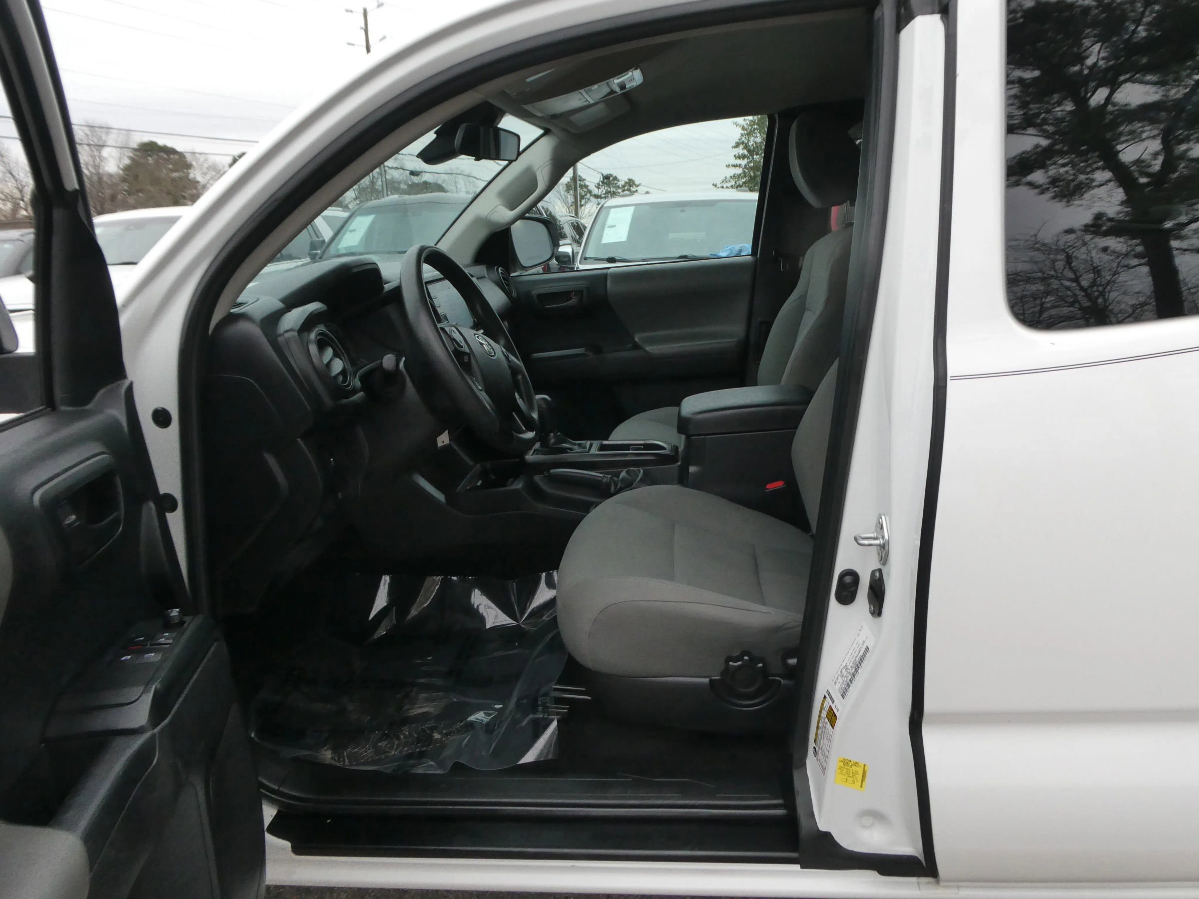 Used 2022 Toyota Tacoma SR image 12