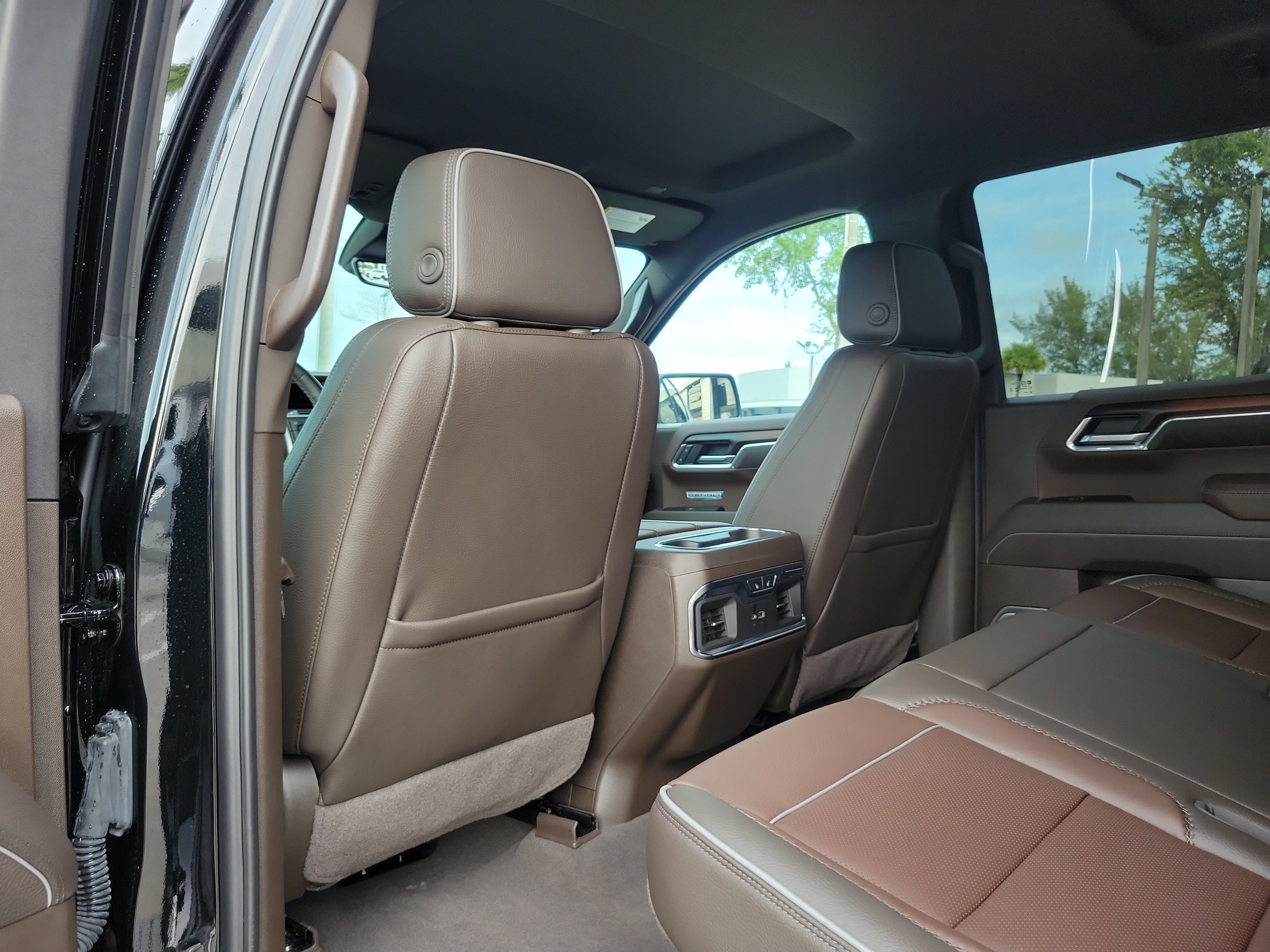 Used 2026 GMC Sierra 1500 Denali w/ Technology Package RWD image 15