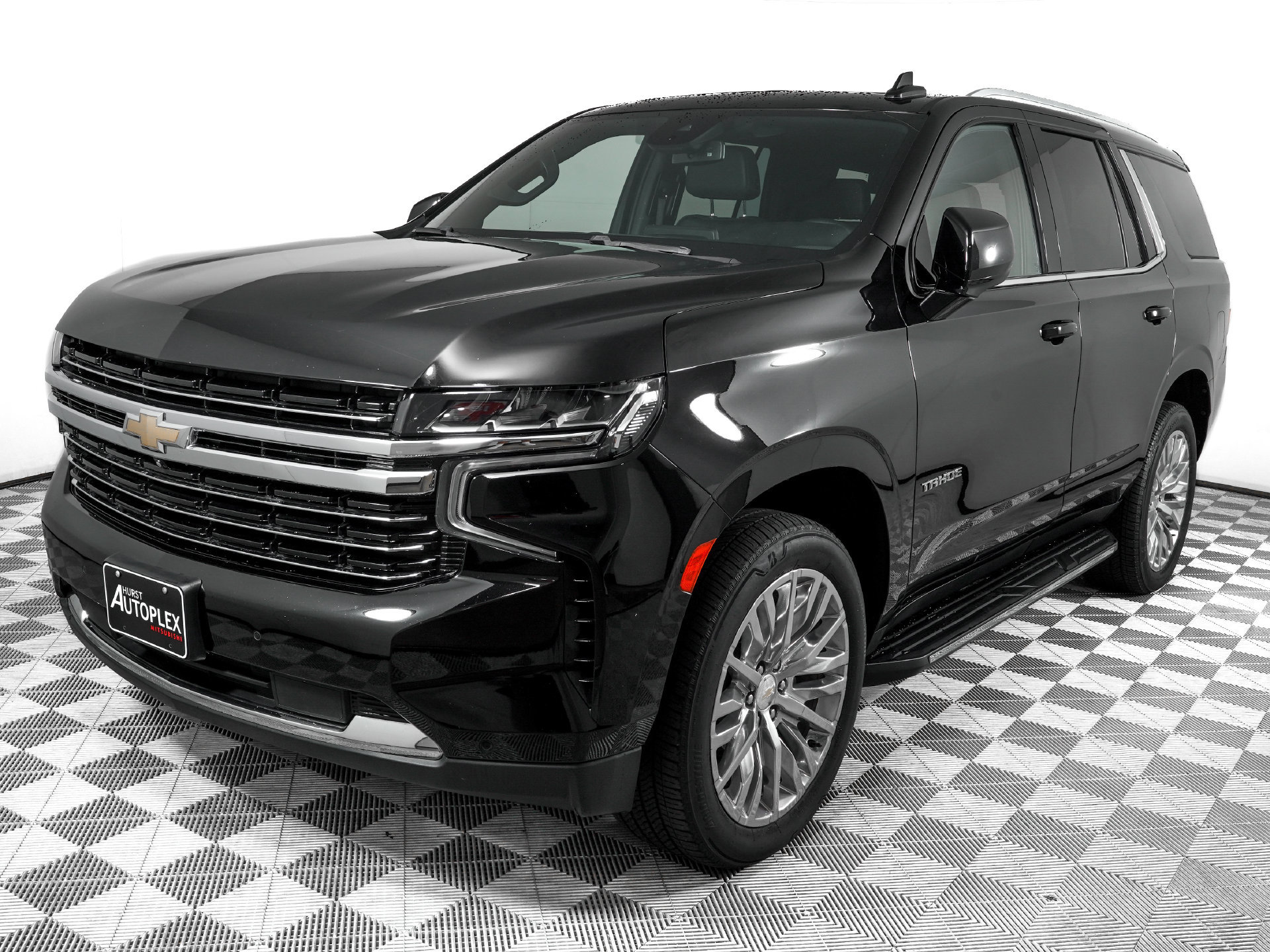 Used 2023 Chevrolet Tahoe LT w/ Luxury Package AWD/4WD image 7