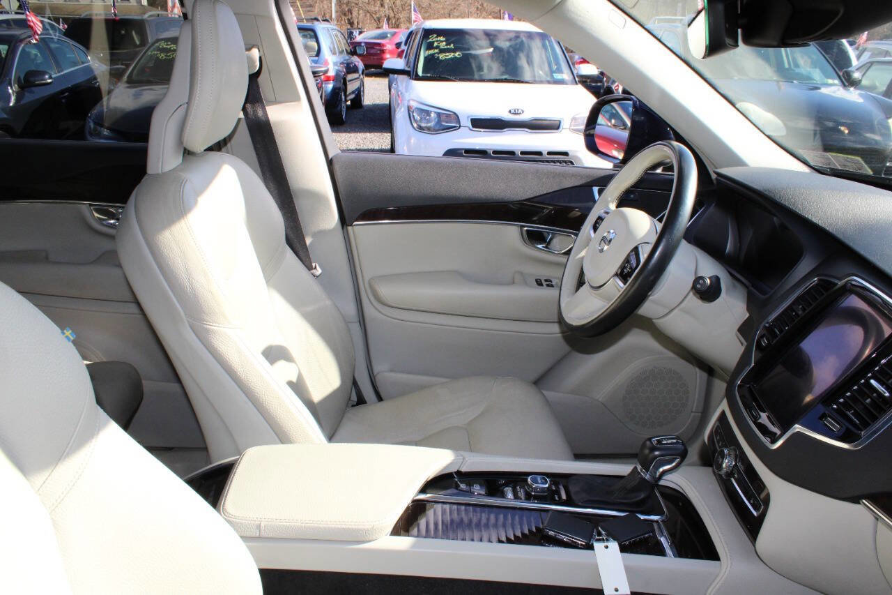 Used 2016 Volvo XC90 T6 Momentum w/ Momentum Plus Package image 11