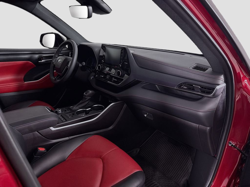 Used 2021 Toyota Highlander XSE image 22