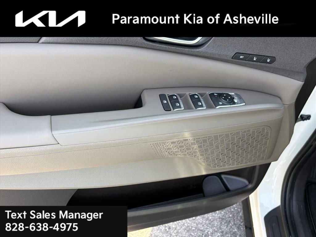 New 2026 Kia Carnival EX image 25