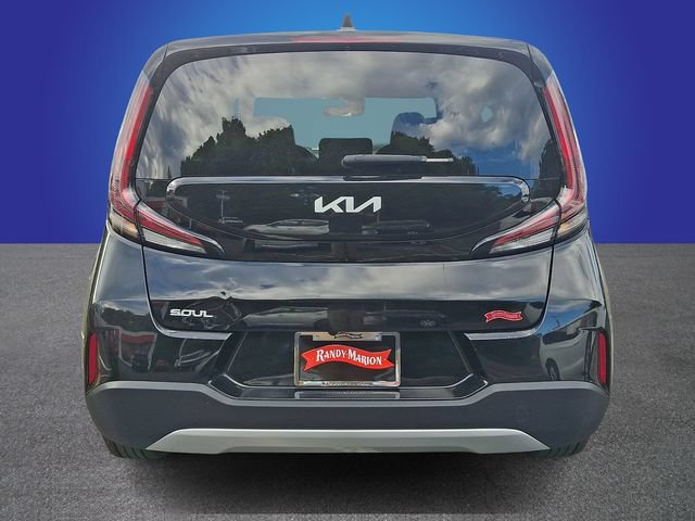 Used 2024 Kia Soul LX w/ Option Group 015 FWD image 5