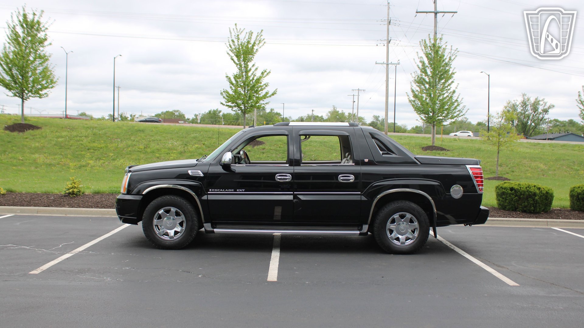 Used 2003 Cadillac Escalade EXT AWD/4WD image 2