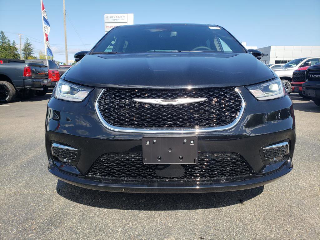 New 2026 Chrysler Pacifica Select image 2