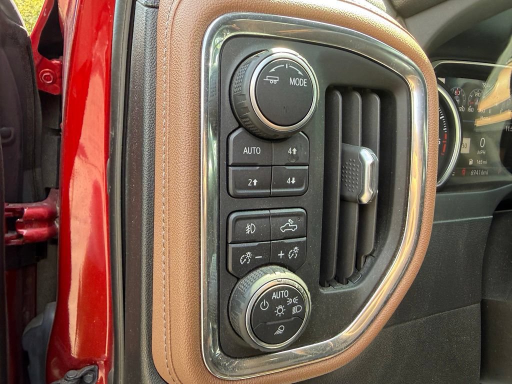 Used 2021 Chevrolet Silverado 1500 High Country w/ Safety Package II AWD/4WD image 16