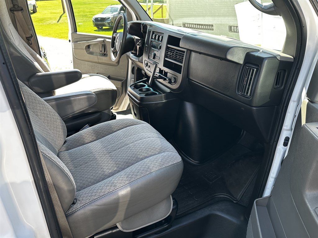 Used 2014 GMC Savana 1500 LT w/ LT Preferred Equipment Group RWD image 15
