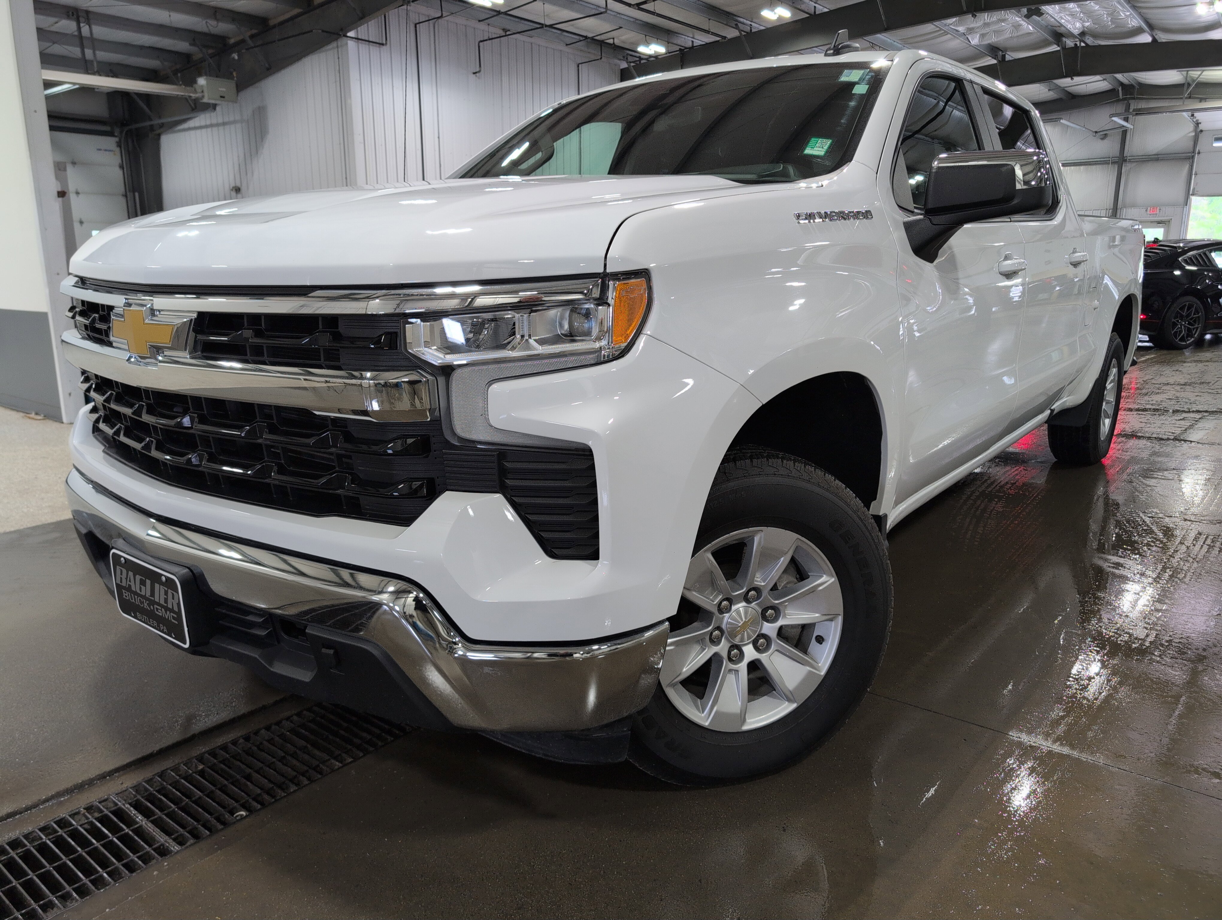 Used 2023 Chevrolet Silverado 1500 LT w/ Protection Package AWD/4WD image 6