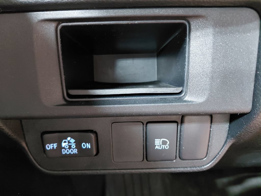 Used 2019 Toyota Tacoma SR5 AWD/4WD image 30