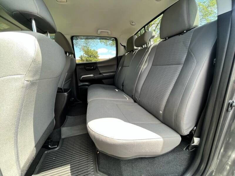 Used 2016 Toyota Tacoma SR5 RWD image 12