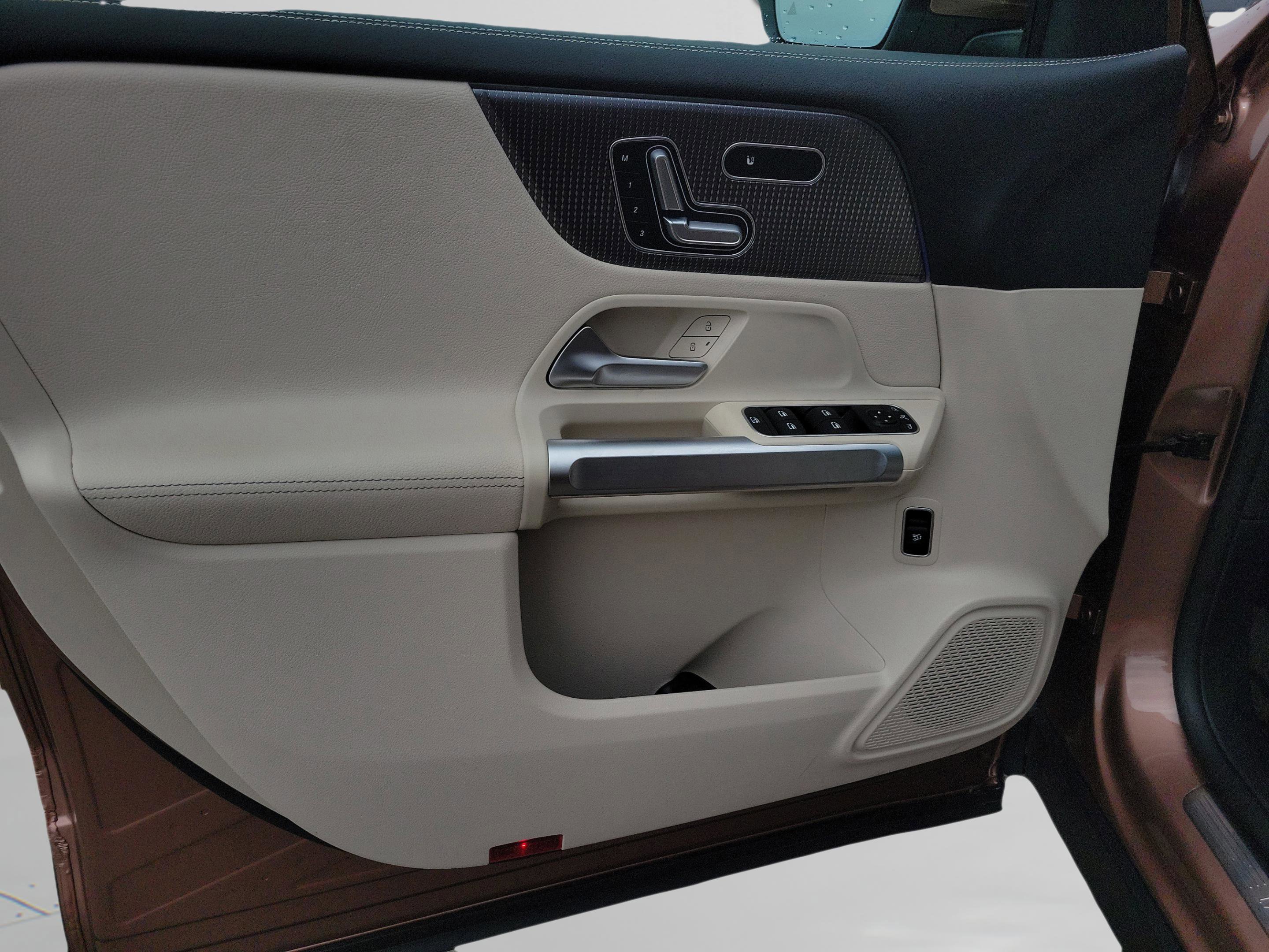 Certified 2023 Mercedes-Benz GLB 250 image 20