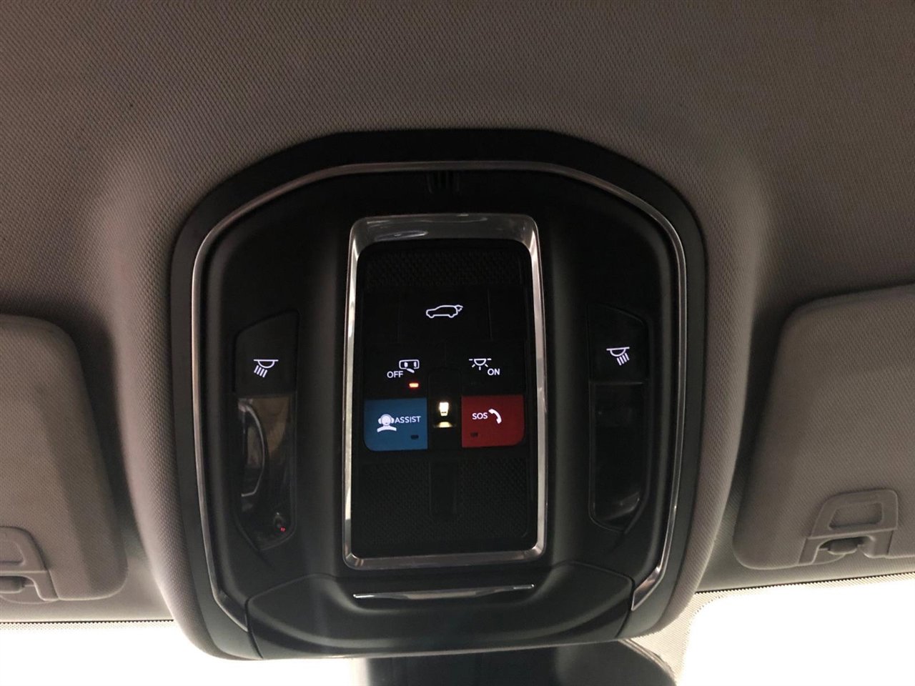 Used 2021 Jeep Grand Cherokee L Laredo w/ Luxury Tech Group I image 24