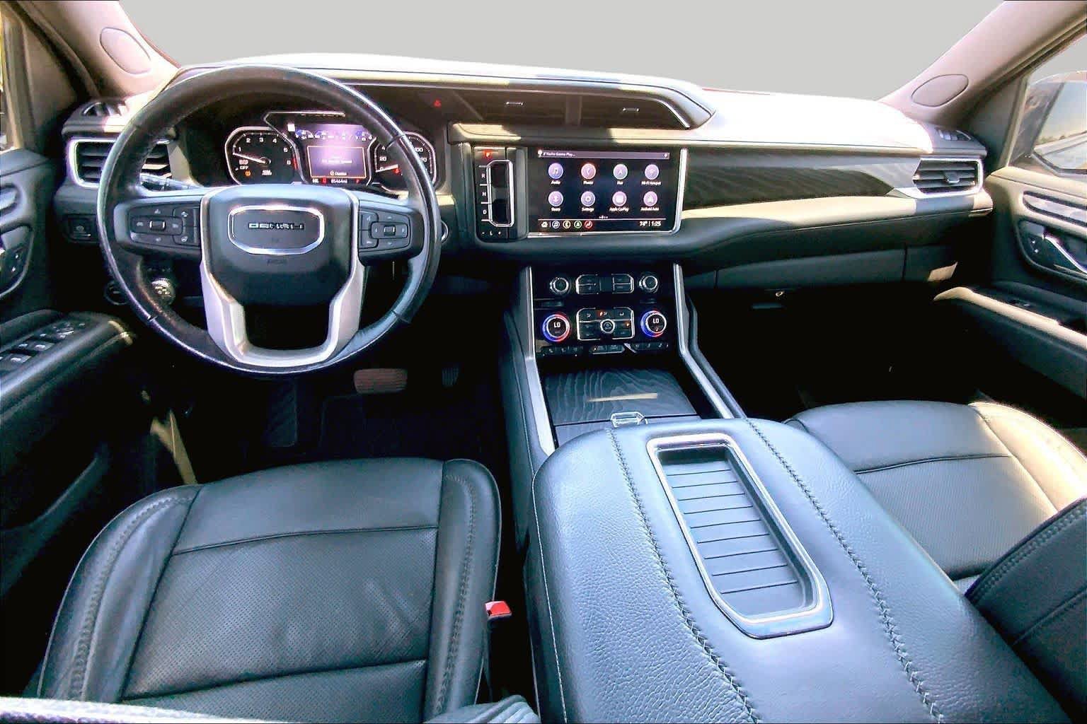 Used 2021 GMC Yukon Denali w/ Denali Premium Package AWD/4WD image 16