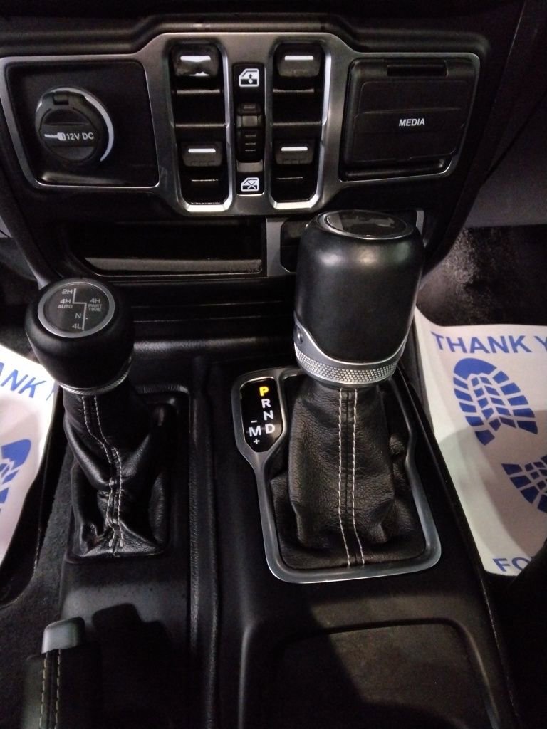 Used 2021 Jeep Wrangler Unlimited Sahara w/ Uconnect 4C Nav & Sound Group image 19