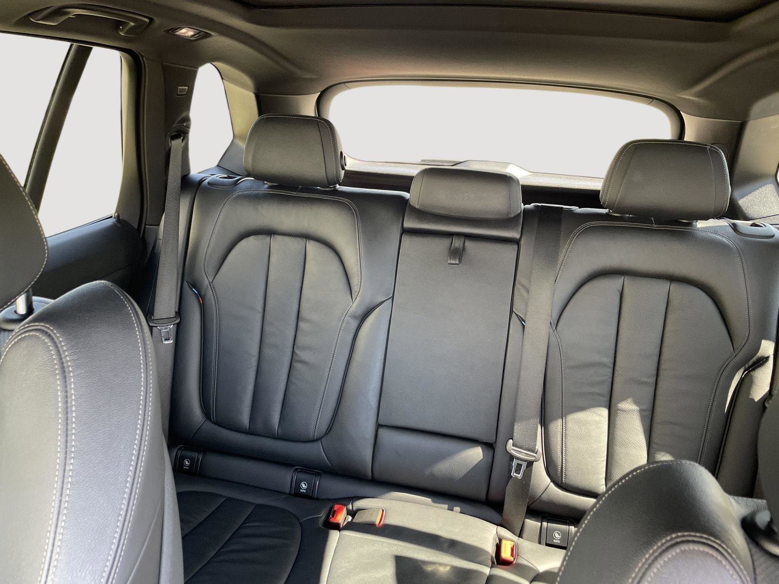 Used 2019 BMW X5 xDrive40i w/ M Sport Package image 18