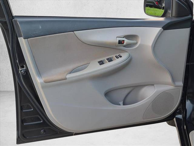 Used 2013 Toyota Corolla L FWD image 11
