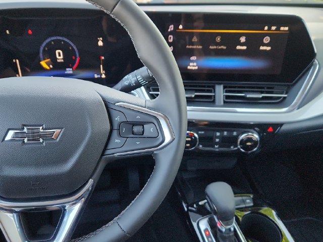 New 2026 Chevrolet Trax LT w/ Sunroof Package FWD image 26