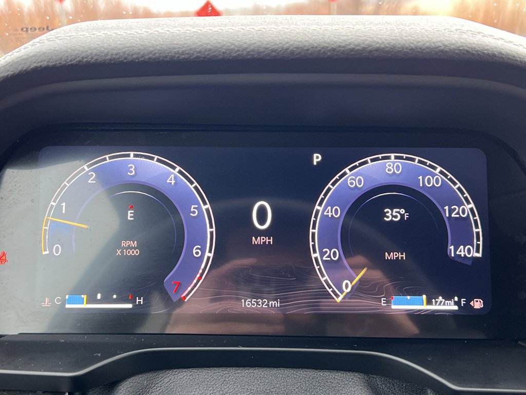 Used 2024 Jeep Grand Cherokee Limited w/ Luxury Tech Group II image 33