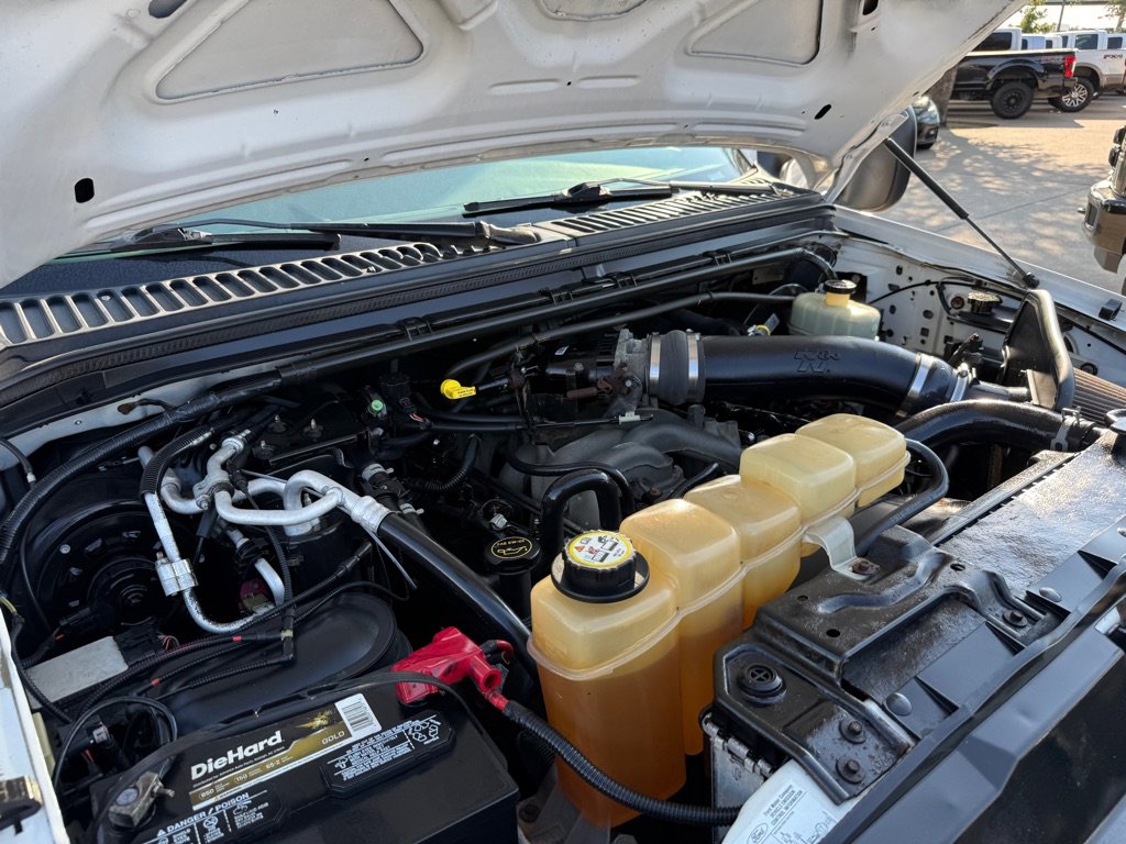 Used 2005 Ford Excursion XLT image 36