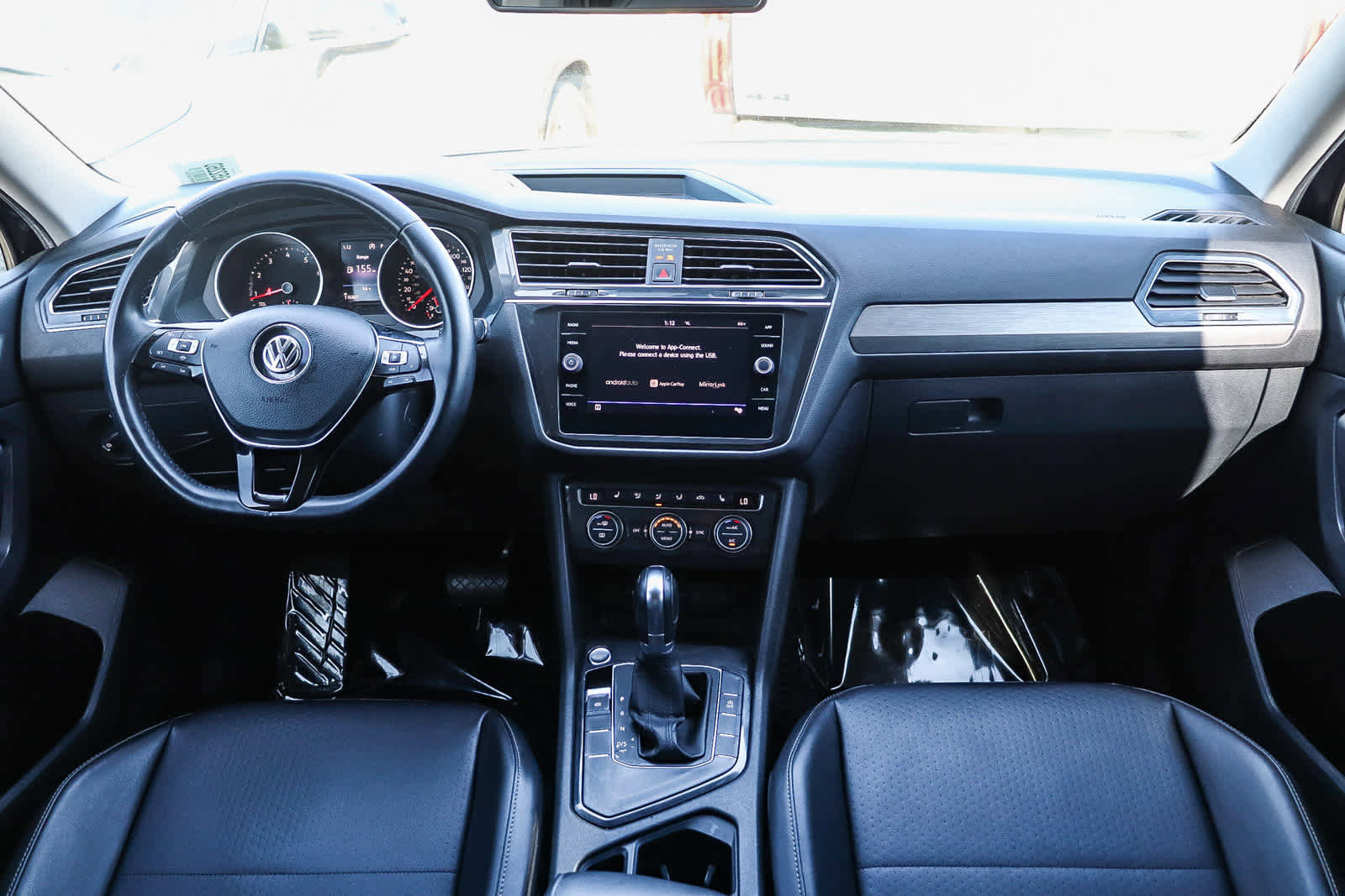 Used 2019 Volkswagen Tiguan SE image 12