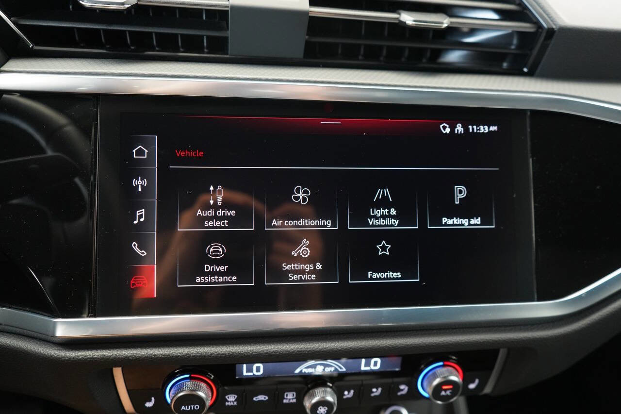 Used 2024 Audi Q3 2.0T Premium Plus w/ Premium Plus Package image 88