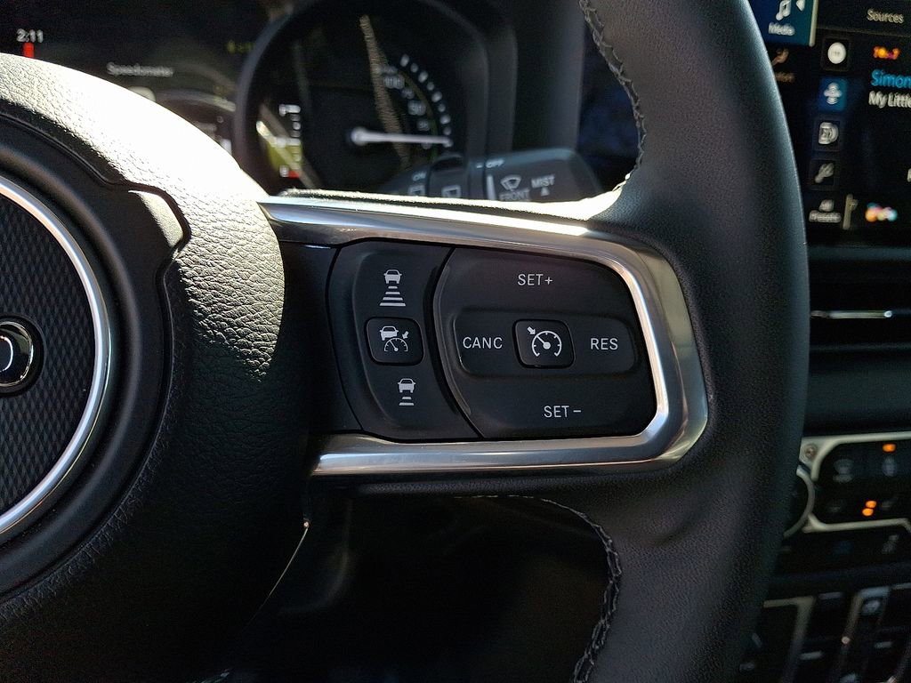 Used 2025 Jeep Wrangler Unlimited Sahara image 21